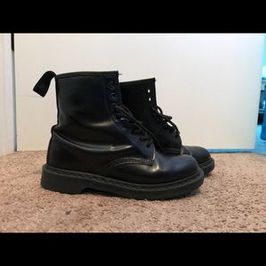 Dr marten boots in all black